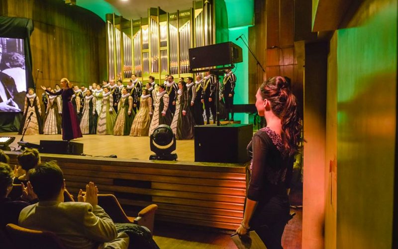 ZIUA MADRIGALULUI A REUNIT, PE ACEEAȘI SCENĂ, COPII ROMÂNI, ROMI ȘI MAGHIARI