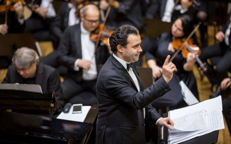 ANDREI TUDOR: „TOT MAI MULȚI SUNT ARTIȘTII DE LA RADIO CARE NU AU CONCERTE ȘI TOT MAI MULȚI SUNT ARTIȘTII CARE ÎȘI FORMEAZĂ NIȘA DE PUBLIC ȘI CARE VÂND BILETE LA CONCERTE, DAR NU SE AUD LA RADIO”