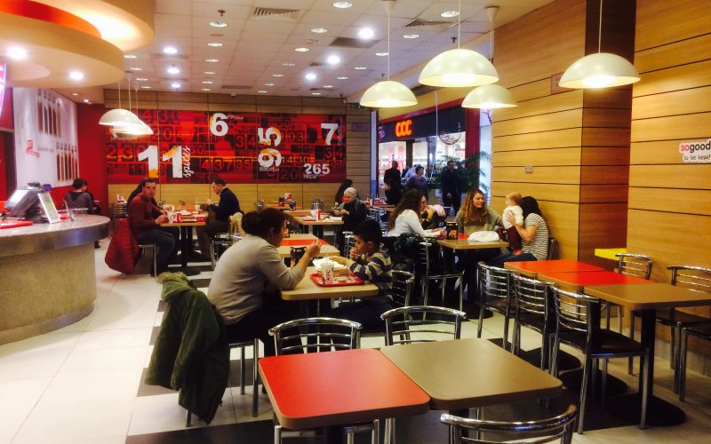 POVEȘTILE SUNT LÂNGĂ NOI!